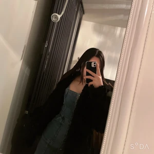 G-Star Raw jacka - Vintage G-Star Raw jacka som köptes för flera år sen så går ej att få tag på den igen. Har använt den ett fåtal gånger men har tyvärr tagit sönder den lite så har varit tvungen att sy ihop den men det syns knappas när man har på sig den. Förutom det är tröjan i super bra skick och nästa som ny! Den är varm, mysig och väldig lätt att ha på sig eller kombinera med andra kläder!… ops, köparen står för frakten 