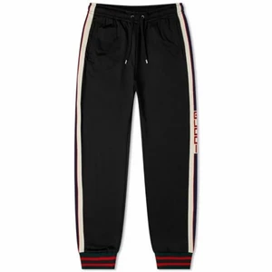 Gucci byxor  - Säker dessa pågrund att de inte längre är min stil och inte passar så jag vill att dom ska. Dom är gjorda i ett tjockt varmt mattetal lappen har lossnat i byxan på ena sidan men går och laga dom är lite noppriga längst ner men går att ta bort anarsh i mycket fint skick dom sitter tigt på mig som är 183 men funkar Ny pris är över 9000kr mitt pris är 4000kr frakten går på 99kr 