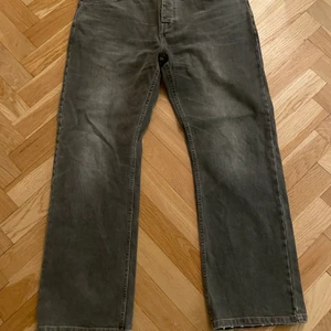 Dickies jeans - Sjukt snygga jeans med en rak/vid modell! Storlek är 34-32. Dem är helt oanvända. 