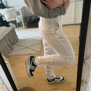 Linnebyxor - Lågmidjade raka linnebyxor ifrån mango✨