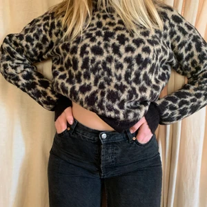 Nakd tröja storlek S - Säljer denna sköna och varma tröjan från Nakd. Tröjan är i storlek S och har långa ärmar. Tröjan funkar till alla tillfällen beroende på vad man har till. Betalning sker via Swish och köparen står själv för frakten💞