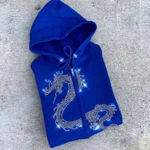 INTRESSEKOLL!! Funderar på att sälja denna tröja Tröjan är en liknade one of one tröja fast med en drake på🥰skriv privat hur mycket ni kan ge för den! Säljer tröjan för bra bud