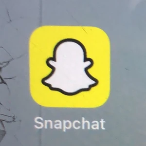 Spel - Säljer dessa underbara appar som ingen annan kan få tag på, Med vänlig hälsning, Dora. 