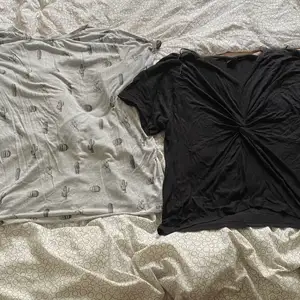 Två tröjor, den grå är M/L of den svarta är M och har en spin i mitten som gör att den blir mer figursydd. Bud från 30:-/st, jag bjuder på frakten 🥰