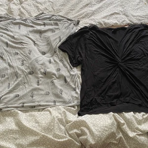 Bud från 30;- st! - Två tröjor, den grå är M/L of den svarta är M och har en spin i mitten som gör att den blir mer figursydd. Bud från 30:-/st, jag bjuder på frakten 🥰
