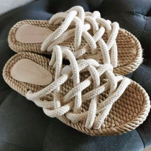 Tofflor - Från zara strl 36 ej använda 