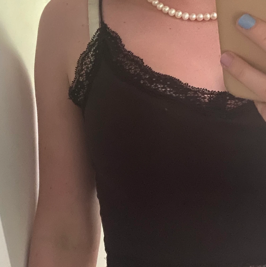 Svart croptop med spets - 90