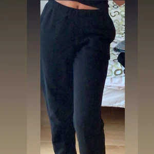 Basic sweatpants - Ginatrickot, strl S  - Ett par sköna mjukisar byxor, använt Max 1-2 gånger💓 Jag är 172 cm lång, skriv privat om du är intresserad💓