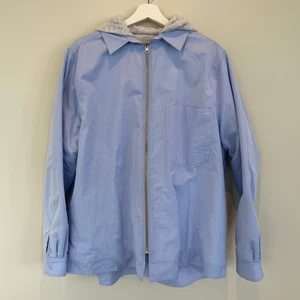 Eytys reversible shirt/hoodie - Helt oanvänd!!! Stor i storleken men jävligt skön