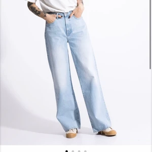 Vida jeans  - Säljer dessa vida jeans i stl M, passar bra på folk runt 165, 150 kr + frakt❤️❤️