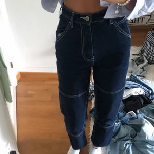 Brandy melville byxor - Säljer dessa superfina mörkblå byxorna för endast 200kr från brandy melville eftersom de ej kommer till användning längre💕