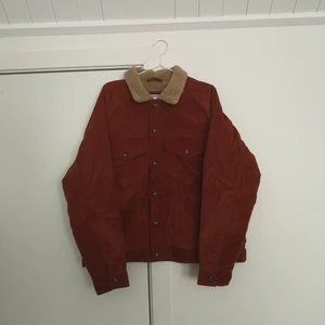 Vailent Denim Jacket - Denim Jacket from carlings, used two times so it's just like brand new! Selling for a much better Price. Cond 10/10