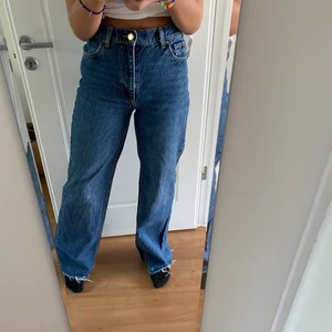 Jeans  - Blåa jeans från zara i storlek 38 ❤️ är långa på mig som är 170 