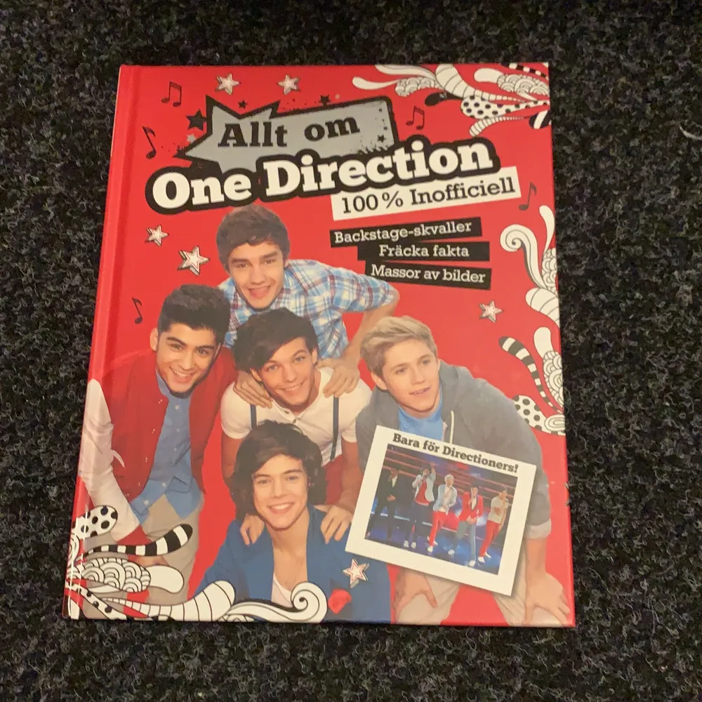 säljer min älskade One Direction bok då jag numera kan den utan och innan 🥰 syns knappt att den är använd överhuvudtaget!!. Övrigt.