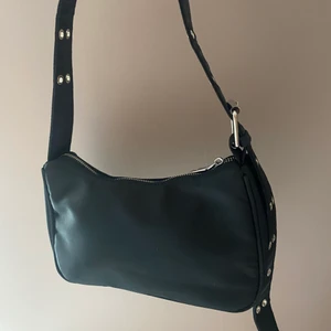 Väska  - Helt ny väska 