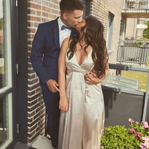 Balklänning - Säljer denna fina balklänning från Bubbleroom. Endast använd under ett tillfälle och är i fint skick! 