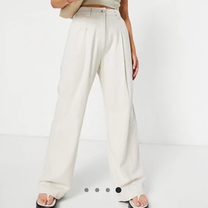 Linnebyxor - Jättesköna linnebyxor från asos i strl 34, men passar även 36. Använda 1 gång. Säljes pga lite för långa för mig. Frakt tillkommer! Kan skicka egna bilder.