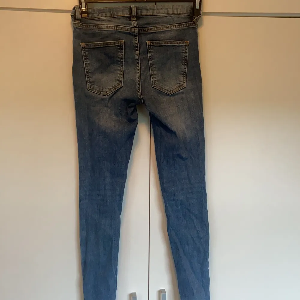 🌸Super fina jeans i Stl 152                                             🌸Använda få gånger . Jeans & Byxor.