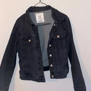 Jeansjacka - Supersnygg jeansjacka❤️‍🔥 perfekt till hösten