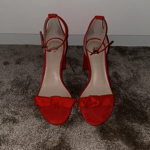 Knappt använda skor, 36 - Skor från H&M, använda 1 gång