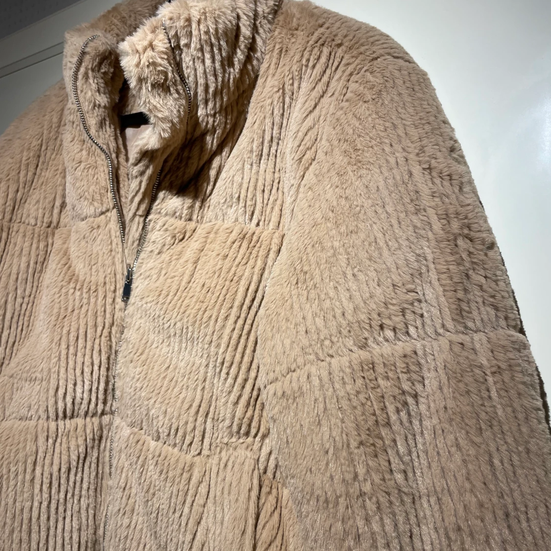 Fluffig jacka - 90