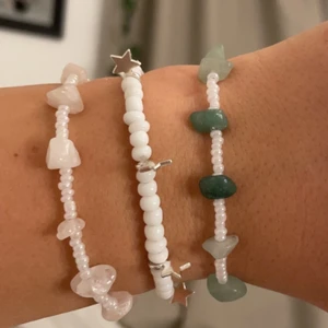 Armband  - Jag kan göra i flera färger, skriv privat så skickar jag gärna bilder 💓 10kr st