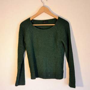 Grön tröja från Vero Moda i storlek XS. Fint skick 😊