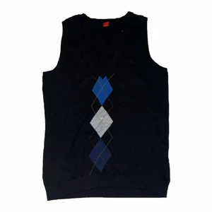 Stickad väst - Fett snygg stickad väst med blå/grå rutor😍😍😍❗️