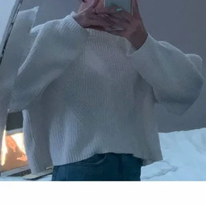 Stickad tröja - Jättefin stickad tröja som inte kommer till användning!! Knappt använd, köparen står för frakt