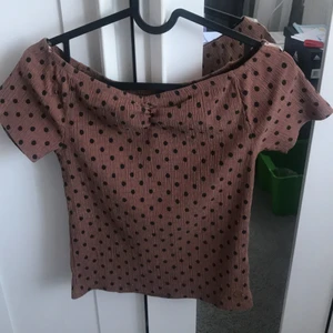 Topp - Säljer min topp från Cubus. Strl Xs/s. 80kr. Nyskick