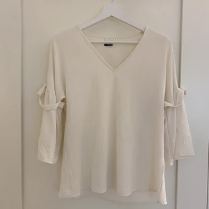 Vit blus strl S - Oanvänd blus, nyskick 🌸