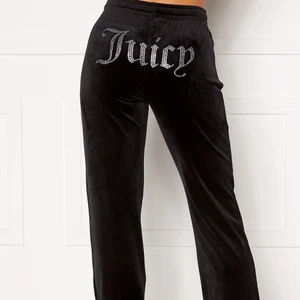 Juicy couture byxor  - Tänkte sälja mina fina juciy couture byxor som inte kommer till användning längre. Köpta i våras och dom är knappt använda så är i fin skick. 🤍