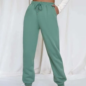 Mjukisbyxor från Shein - Oanvända mjukisbyxor från Shein, strl S, men mer som XS. Kan skickas mot att köpare står för portokostnad.