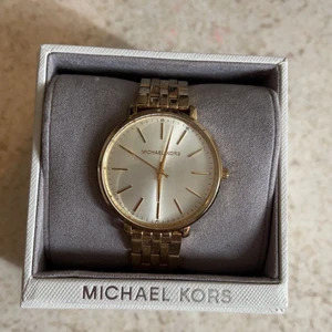michael kors - äkta michael kors klocka köpte den för 3500kr, använde få gånger, bra skick, man står för frakten själv