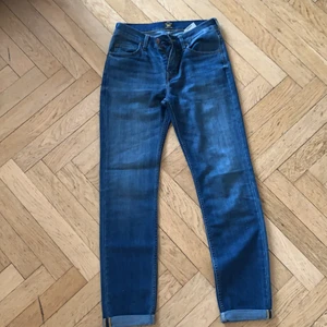 Lee jeans  - Lee jeans i bra skick för en billig peng. Kan sänka pris vid köp av flera plagg samtidigt.