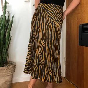 Kjol - Kjol från & other stories i djurmönster. Använd ca 2-3 gånger! 