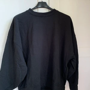 Sweatshirt  - Säljer en sweatshirt från vero Moda använd några gånger säljer för 50+ frakt 