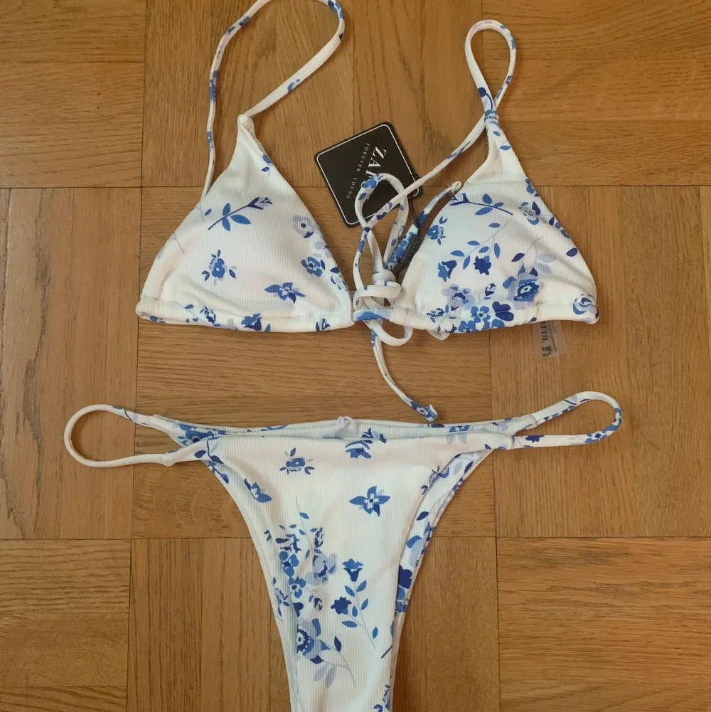 Jätte fin blommig vit bikini från zaful som aldrig används förr. Frakt ingår💕. Övrigt.