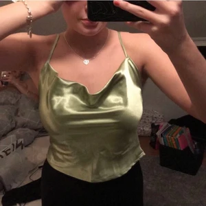 linne i silke🌟 - fett fint linne, köpt på shein för ett tag sen men kommer aldrig till användning. jättefin till sommaren🥰