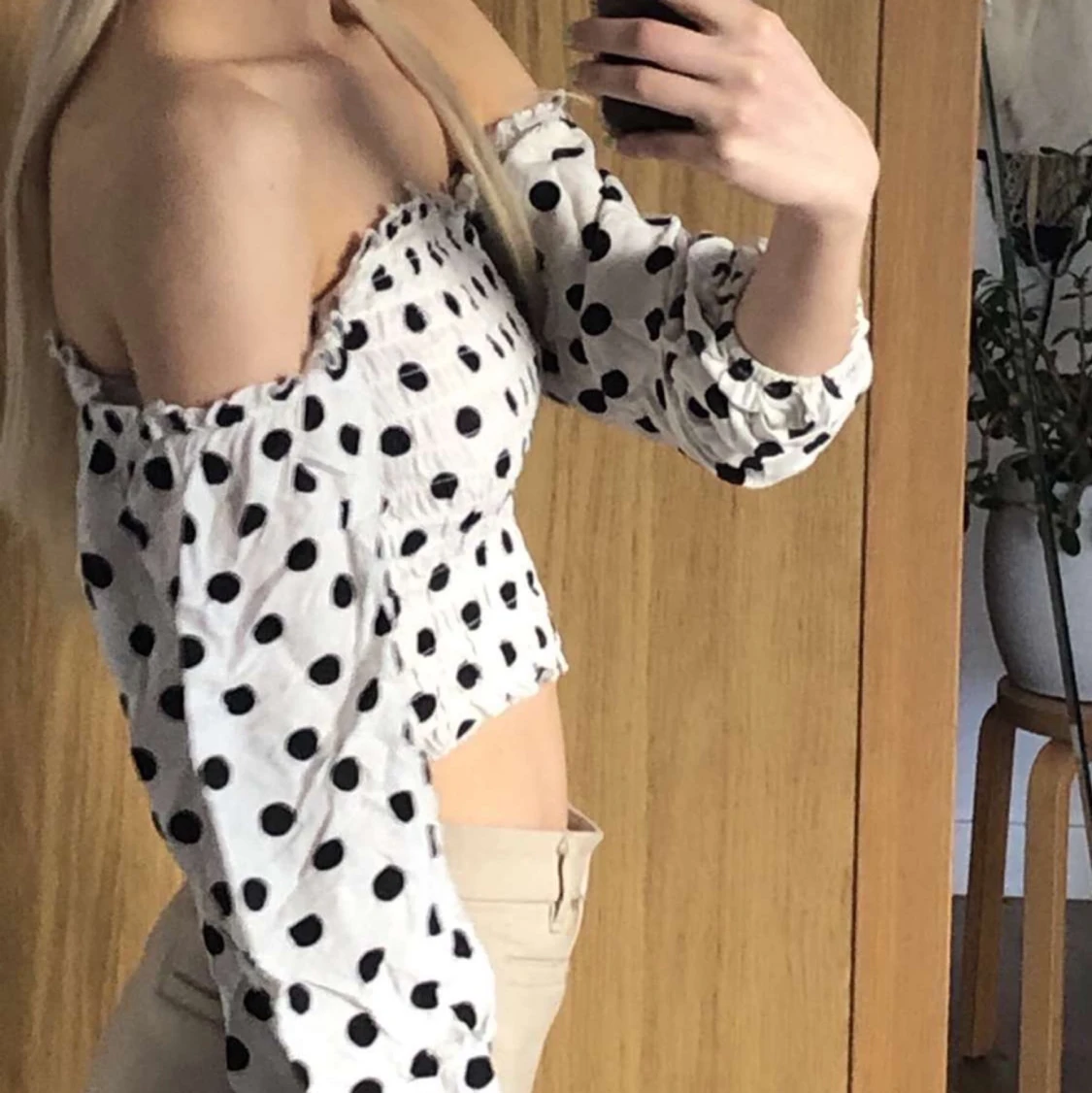 prickig off-shoulder topp - 90