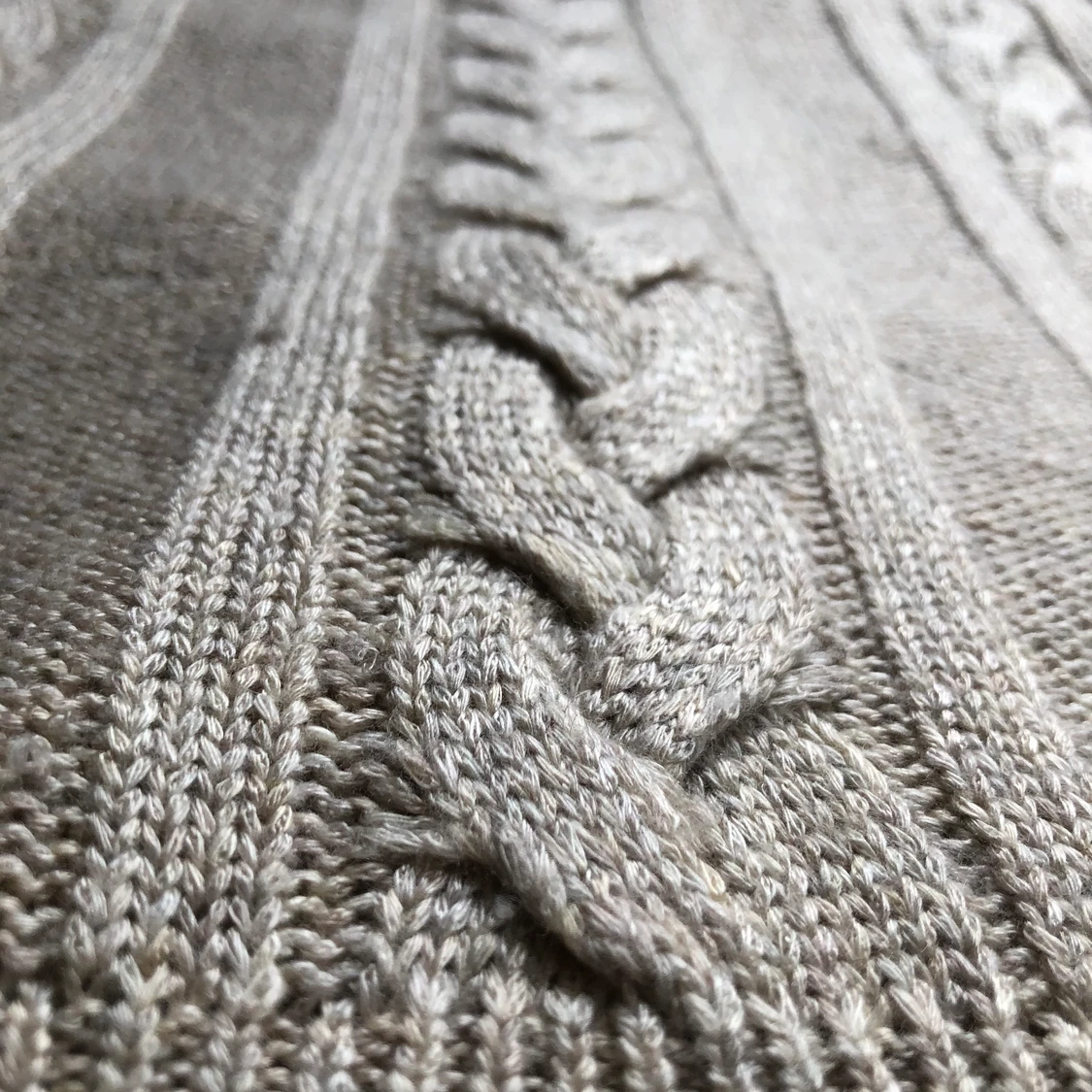 Beige stickad tröja - 91