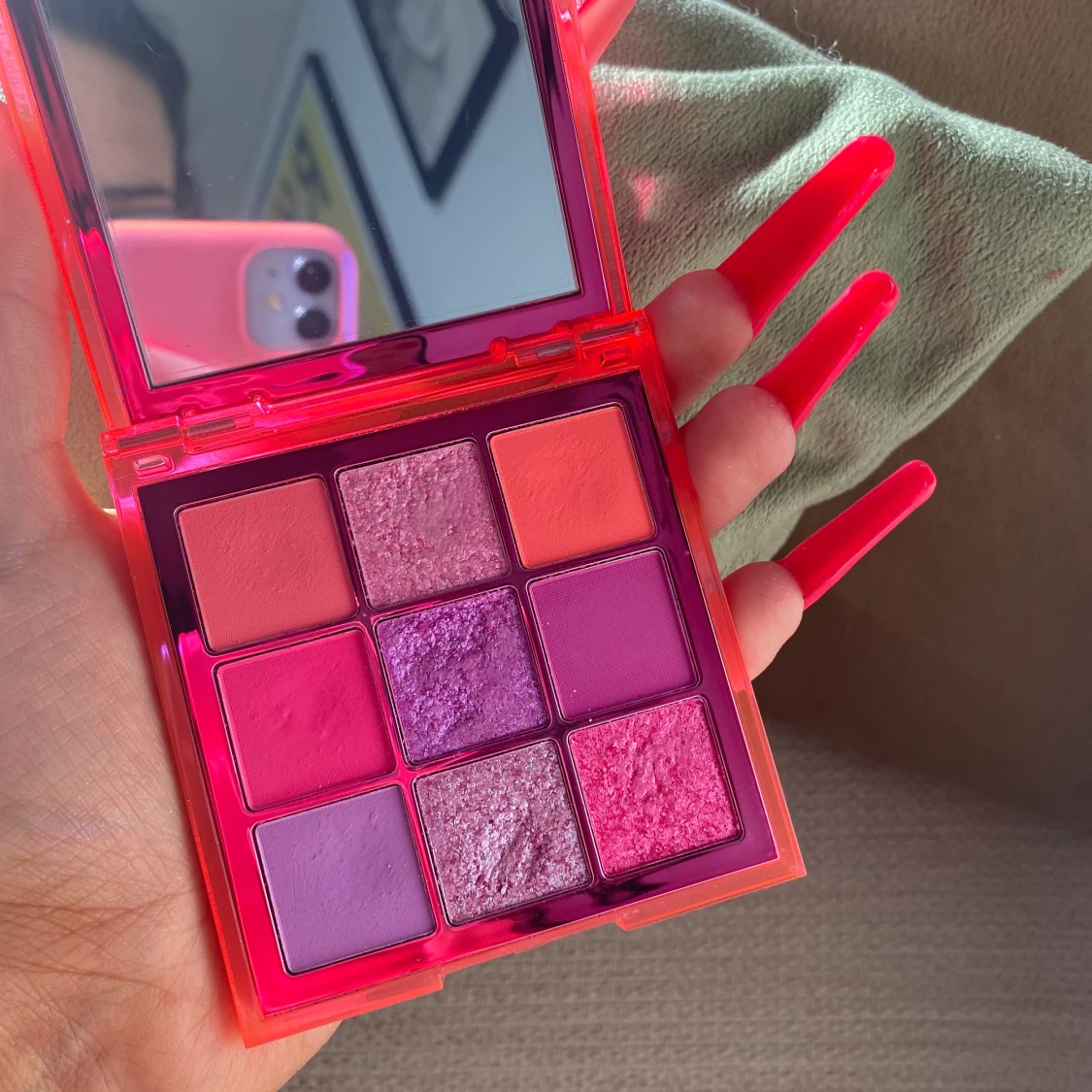 Huda beauty neon  - 90