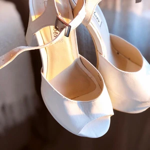 Klackskor NLY strl 38 - Storlek 38, små i storlek - passar 37:or! Använda 1 gång. 