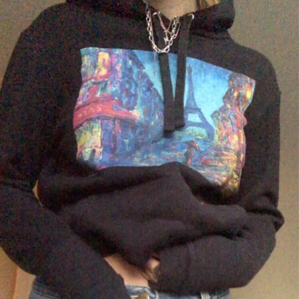 Supersnygg the cool elephant hoodie! Passar skitbra och har jättemysigt material, säjler åt min kompis och svarar på frågor om ni undrar!❤️. Hoodies.