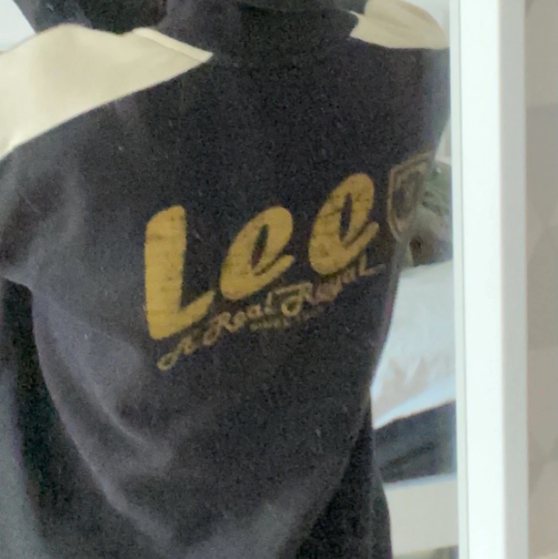 Lee tröja från secondhand  - 90