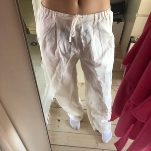 Linnebyxor  - Fina linnebyxor säljer pågrund av att de inte kommer till användning. Byxorna kommer ifrån märket ”Part Two”💓Köparen står för frakten🥰