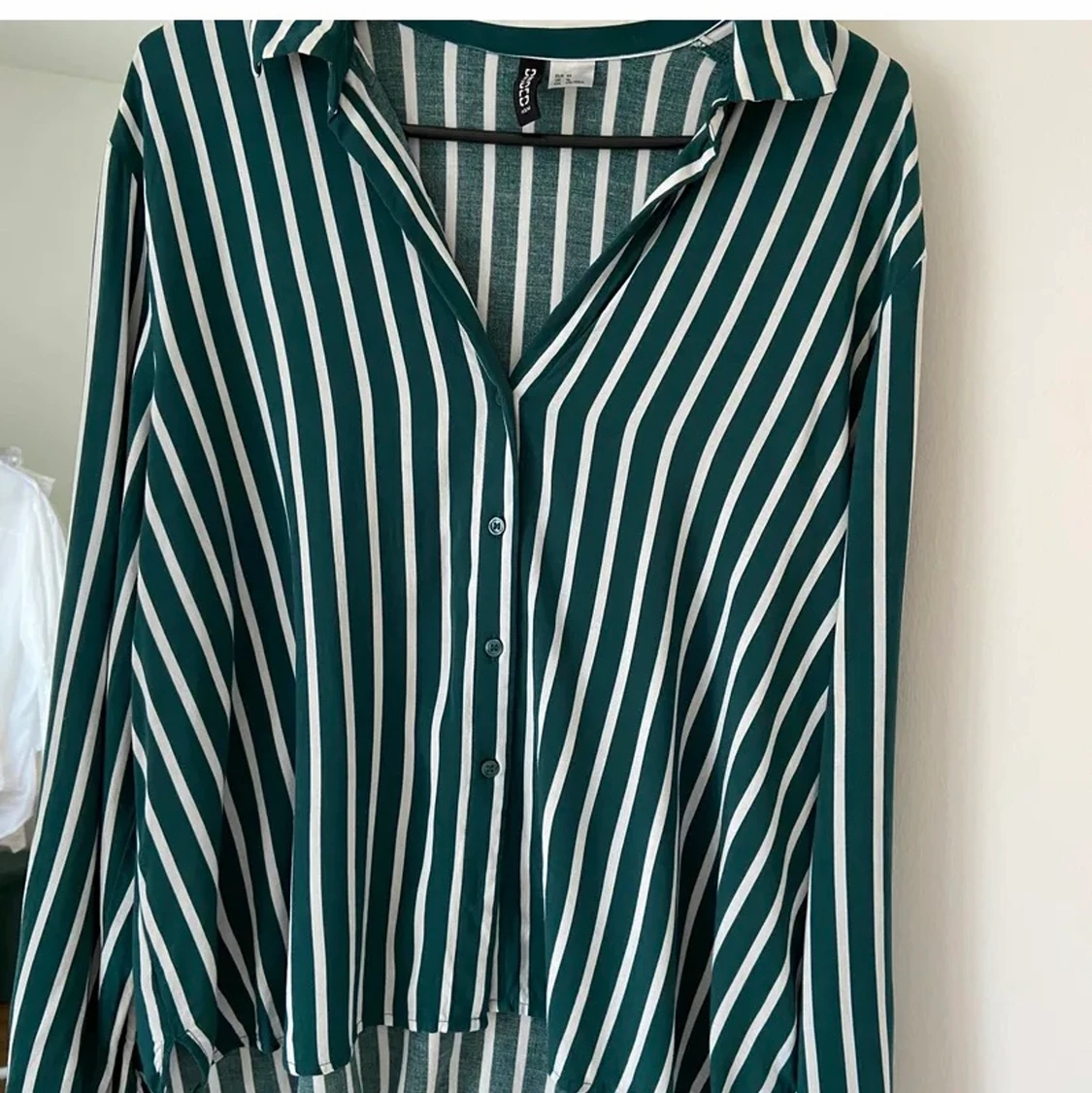 H&M RANDIG SKJORTA  - 90