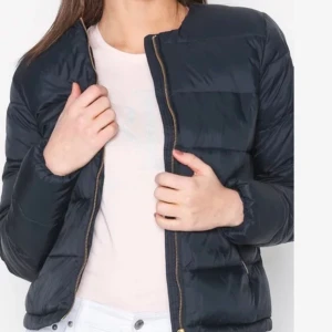 Morris jacka - Snygg Morris Marinblå vårjacka i storlek S köptes för 2999kr