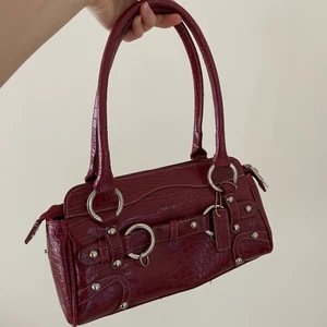 Supersnygg väska  - SÅ snygg väska i toppskick från St. Sulpice🙌🏼🤍