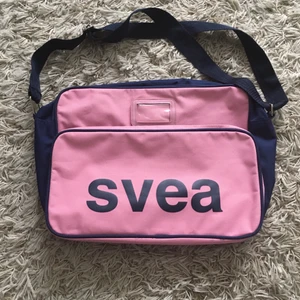 Ny väska! - Väska i märket Svea som är oanvänd!       Ca 45x20cm